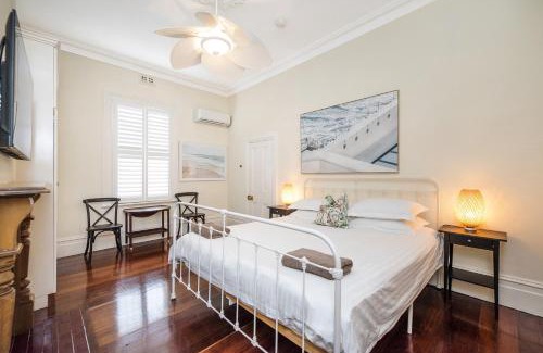 South Fremantle Casa | Crepe Myrtle Cottage