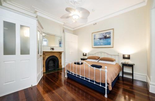 South Fremantle Casa | Crepe Myrtle Cottage
