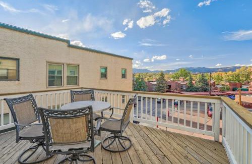 Central Colorado Springs Casa | Crescent Estate - Golf Hot Tub BBQ Large Groups