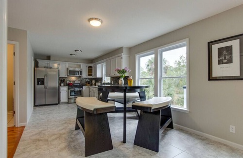 Folly Beach Casa | “Crescent Moon” - 5BR – established, top rated, dog friendly, 5 min walk to beach!