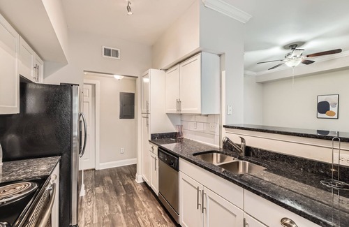 Old Fourth Ward Apartamento | Crest at Midtown 1112 l 1 Bedroom 1 Bathroom