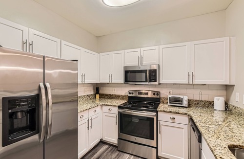 Old Fourth Ward Apartamento | Crest at Midtown 1125 l 2Bedroom 2 Bathroom