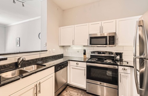 Old Fourth Ward Apartamento | Crest at Midtown 4603 l 1 Bedroom 1 Bathroom