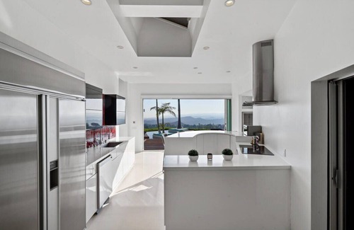 Hollywood Hills Casa | The Perfect Beverly Hills Experience