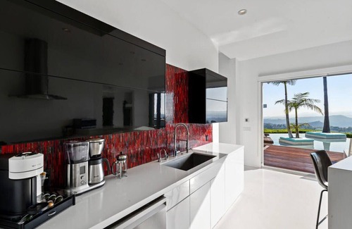 Hollywood Hills Casa | The Perfect Beverly Hills Experience