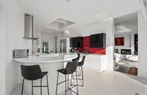 Hollywood Hills Casa | The Perfect Beverly Hills Experience