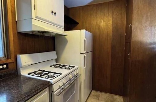 Crestline Apartamento | Crest Lodge Historic Mountain Inn - Silverwood