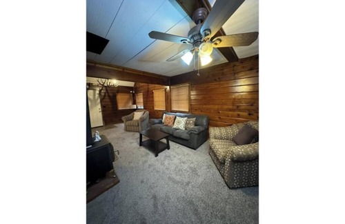 Crestline Apartamento | Crest Lodge Historic Mountain Inn - Twin Peaks A