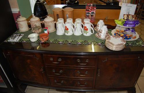 Lincoln Casa | Creston Villa Guest House
