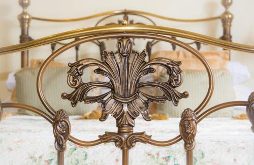 Lincoln Casa | Creston Villa Guest House