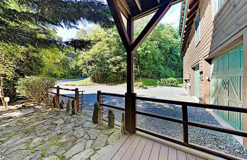 Royal Pines Casa | Crestwood Retreat