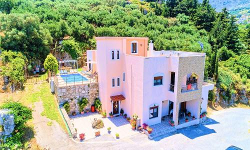 Kournas Villa | Cretan Sunny Villa With Heated Pool