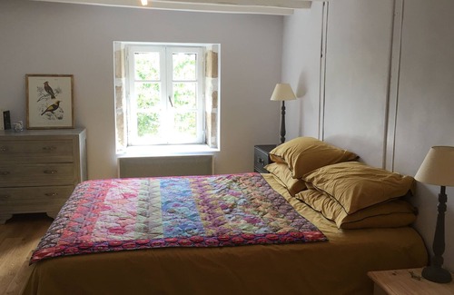 Bussiere-Dunoise Casa | Creuse cottage in a poet's garden