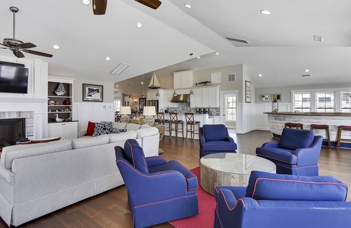 Pine Island Casa | Crew Quarters -- 16BR Oceanfront with Elevator, Pool and More!
