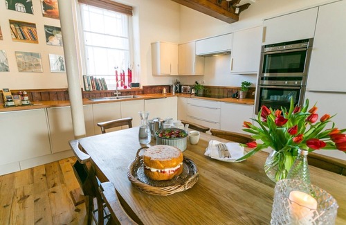 Ty Croes Apartamento | Cribinau - a dog that sleeps 8 guests in 4 bedrooms