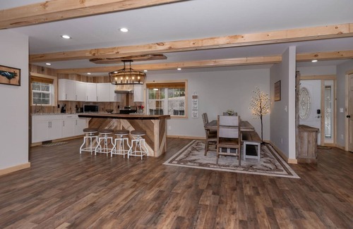 Deep Gap Casa | Crider Creek Manor in Watauga County
