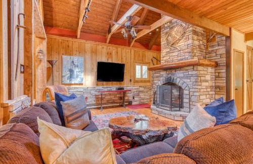 Welches Casa | Crimson & Stone