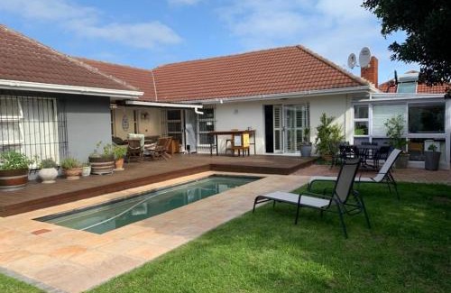 Bloubergstrand Casa | Crinum House and cottages in Bloubergstrand