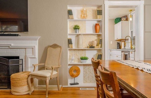 Appleton Casa | Crisp AND Clean 4 bedroom 2 bath sleeps 9