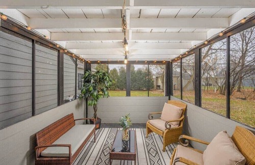 Appleton Casa | Crisp AND Clean 4 bedroom 2 bath sleeps 9