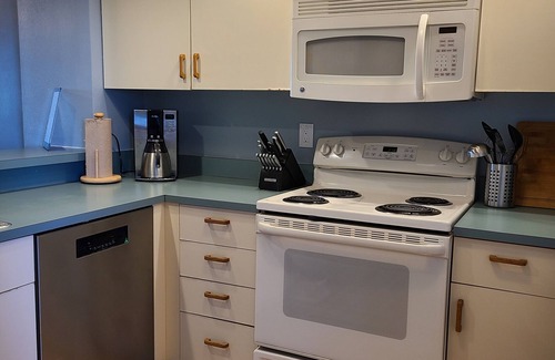 Avon Condominio | Croatoan's Lookout