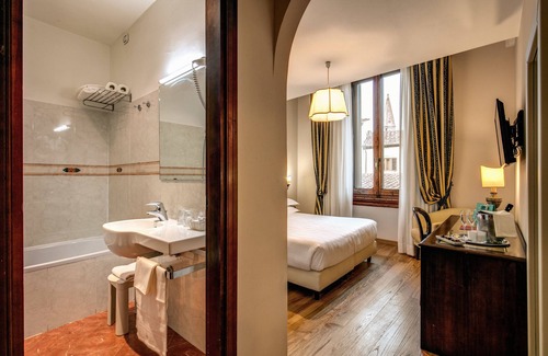 Santa Maria Novella Hotel | Croce Di Malta Hotel