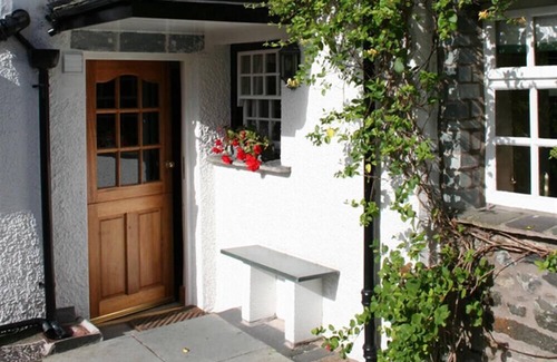 Near Sawrey Cabaña | CROFT END COTTAGE, pet friendly, with open fire in Sawrey