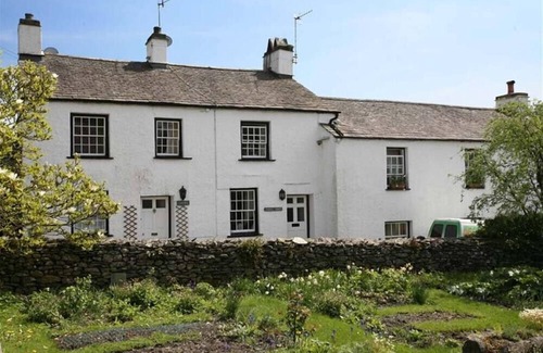 Near Sawrey Cabaña | CROFT END COTTAGE, pet friendly, with open fire in Sawrey
