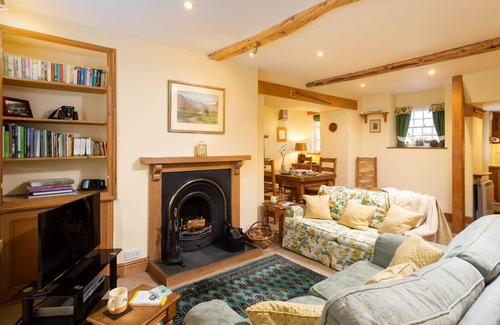 Near Sawrey Cabaña | CROFT END COTTAGE, pet friendly, with open fire in Sawrey