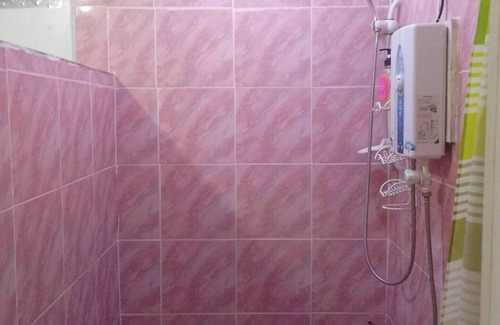 Oslob Complejo | CroninResidence/family room for 5pax/breakfast
