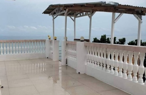 Oslob Complejo | CroninResidence/family room for 5pax/breakfast