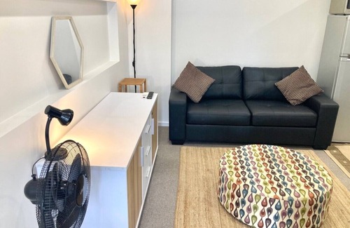 Cronulla Apartamento | Cronulla CBD Studio Apartment, Minutes to Beach