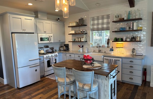 Julian Casa | Crooked Pine Farmhouse - incredible views and walk to downtown Historic District