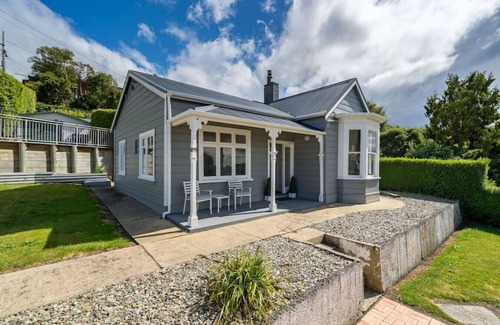 Dunedin Villa | Crosby street- Magic on Mornington
