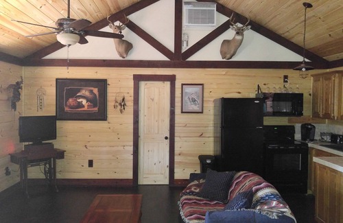 Burneyville Cabina | Cross Timbers Country Cabin