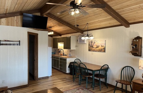 Burneyville Cabina | Cross Timbers Country Cabin #2