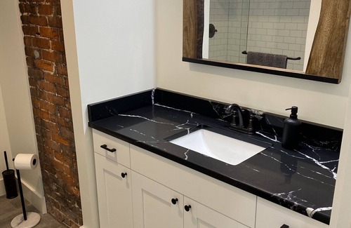 Westside North Condominio | Crossroads Walkable with GREAT kitchen/living area