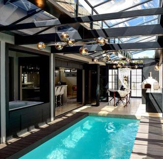 Edgemead Apartamento | Crown Comfort - Affordable luxury - Private Heated Pool & Hot Tub Under Roof