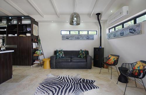 Edgemead Apartamento | Crown Comfort - Affordable luxury - Private Heated Pool & Hot Tub Under Roof