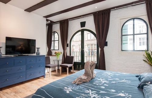 Burgwallen Nieuwe Zijde Casa | Crown Guesthouse Amsterdam