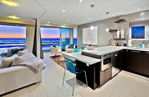 San Diego Casa | Crown Jewel in Mission Beach at Ocean Front Walk