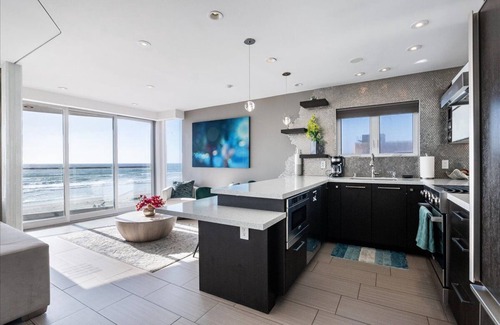 San Diego Casa | Crown Jewel in Mission Beach at Ocean Front Walk