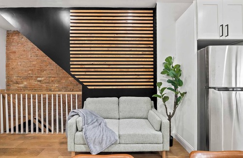 Crown Heights Apartamento | Crown Terrace I by Rove | Duplex w/Private Garden