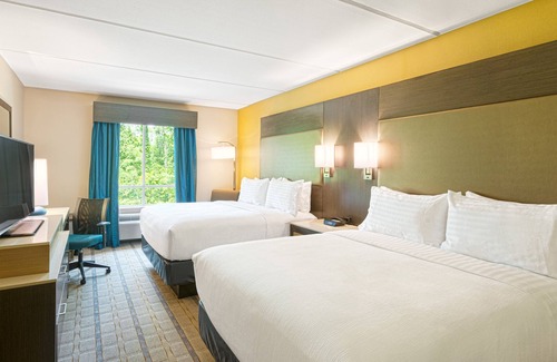 Montgomery County Hotel | Crowne Plaza Shenandoah - The Woodlands Area by IHG