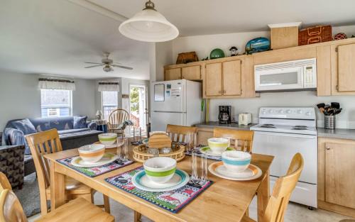 Pacific City Casa | Crownover Cottage