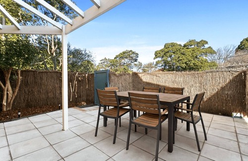 Crows Nest Casa | Crows Nest - ER138 - Ernest Street - Stylish townhouse, spacious layout, walk to shops and transport.