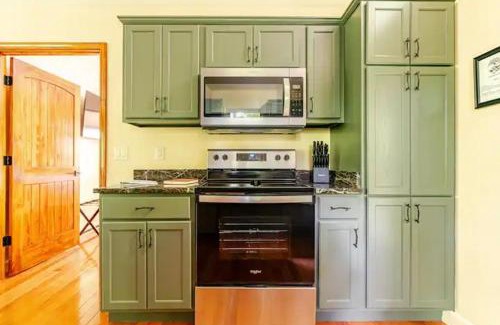 Marshall Otro | Crows Nest Luxury Near Asheville