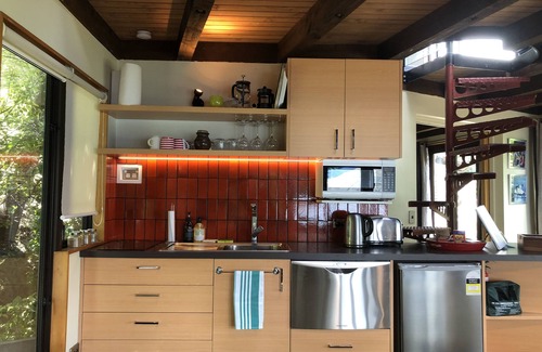 Sunshine Bay Cabaña | Crows Nest - Queenstown Holiday Home