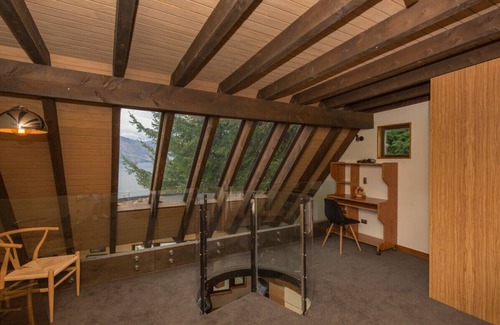 Sunshine Bay Cabaña | Crows Nest - Queenstown Holiday Home