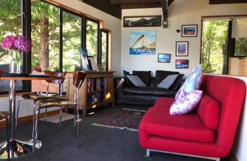 Sunshine Bay Casa | Crows Nest - Queenstown Holiday Home